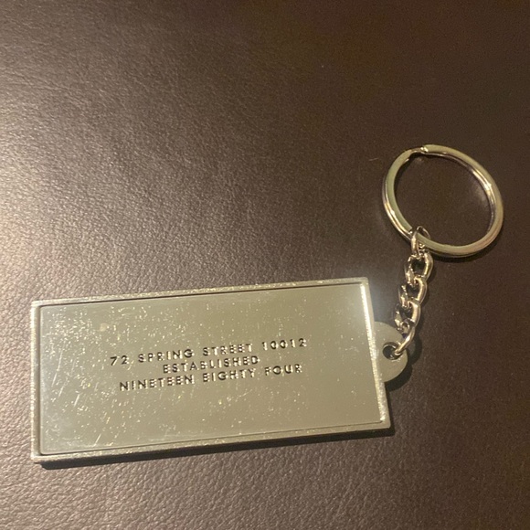 Marc Jacobs rainbow keychain - Picture 2 of 3